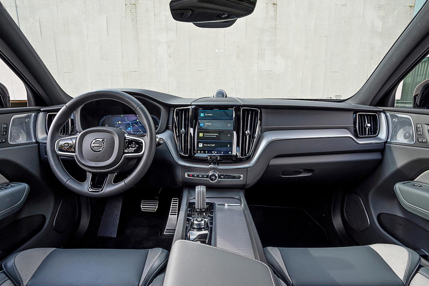 Facts & Figures: Volvo XC60 facelift launched in Malaysia - B5 and Recharge T8, from RM292k - AutoBuzz.my