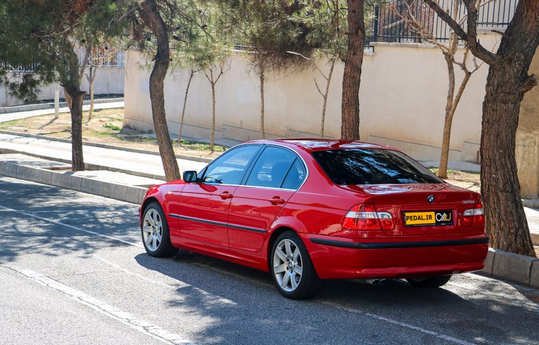 بی ام و E46 سدان