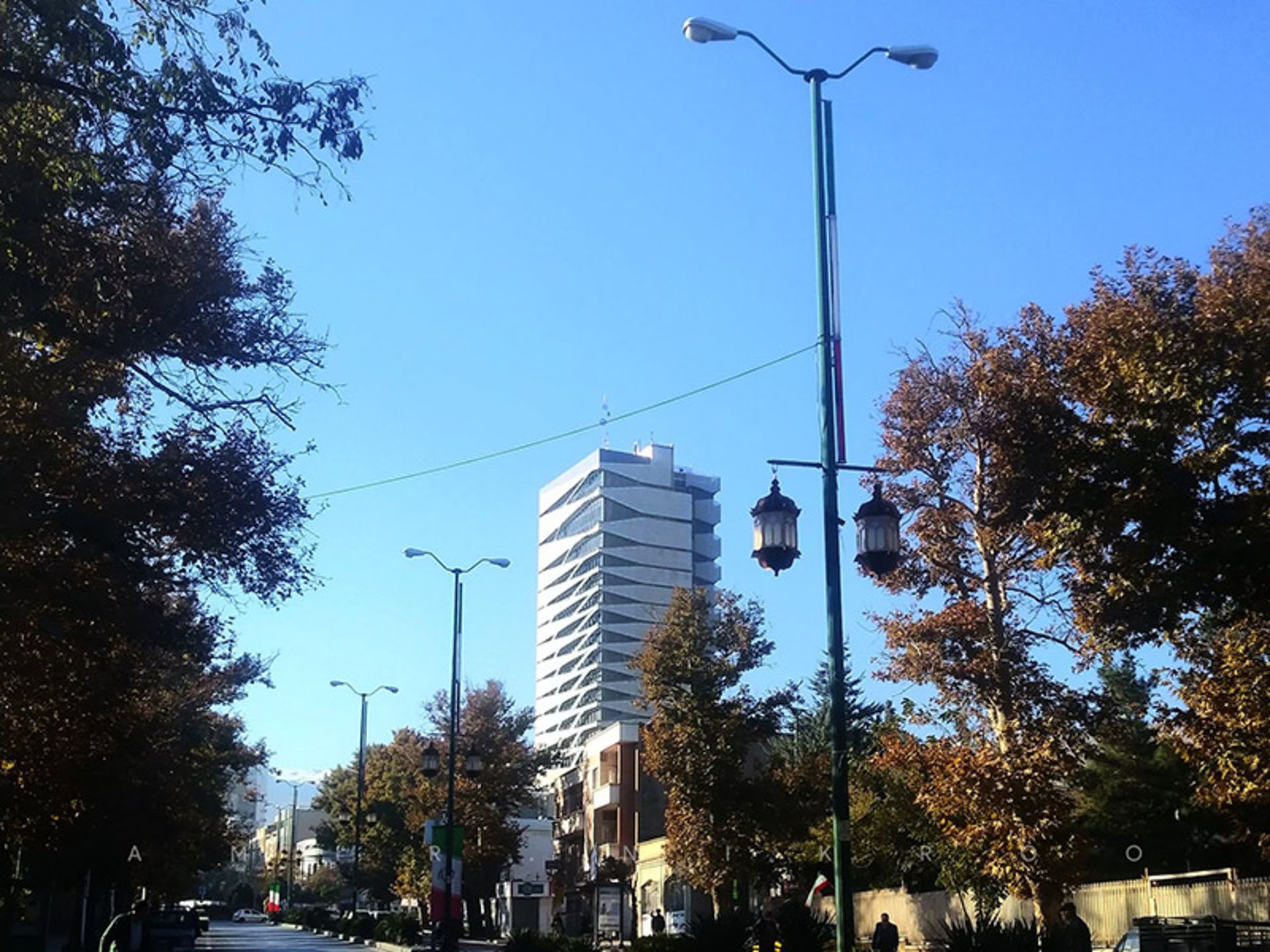 خیابان منتهی به برج زاگرس همدان