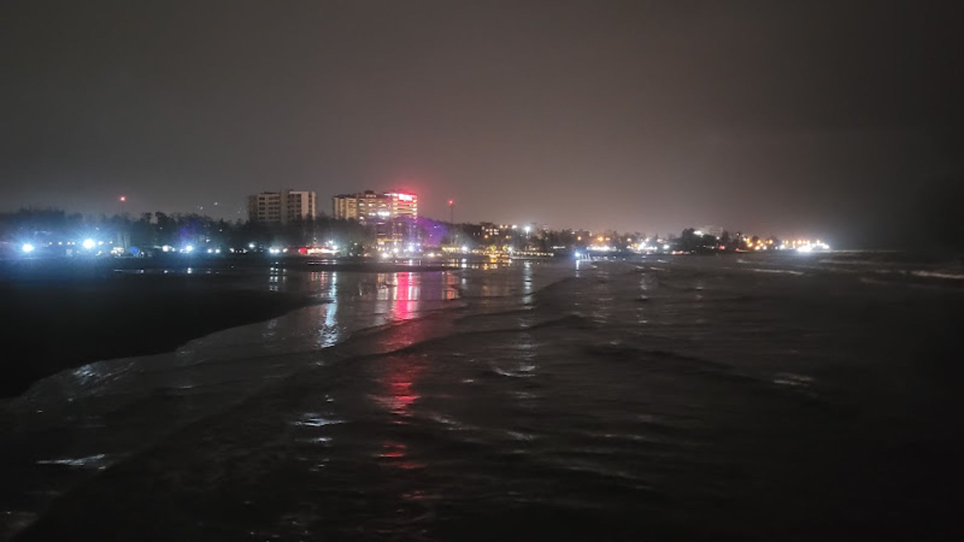 ساحل توسکا سرا در شب